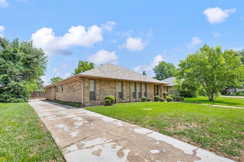 8709 Forest Green Drive, Dallas TX 75243 - Photo 2