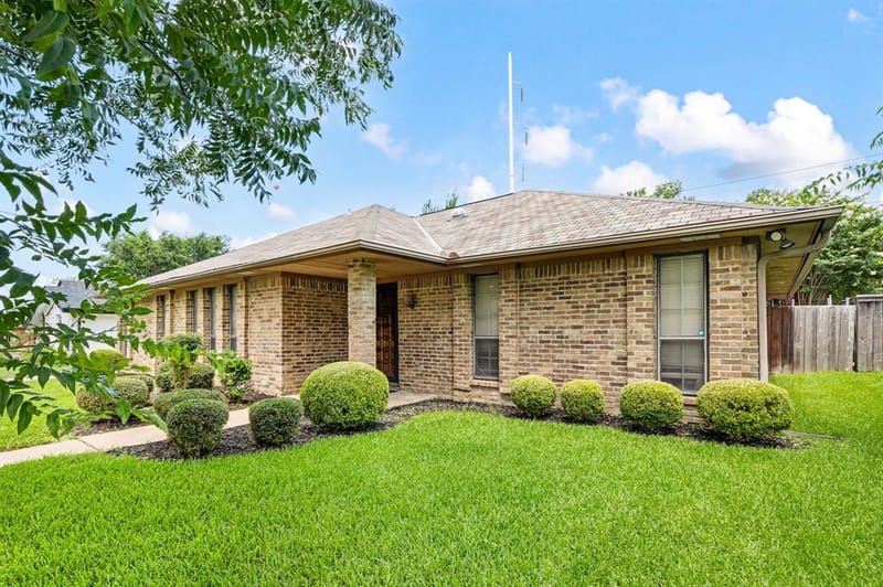 8709 Forest Green Drive, Dallas TX 75243 - Photo 3