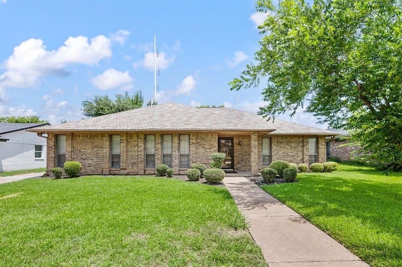 8709 Forest Green Drive, Dallas TX 75243 - Photo 5