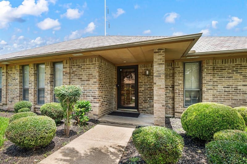 8709 Forest Green Drive, Dallas TX 75243 - Photo 4