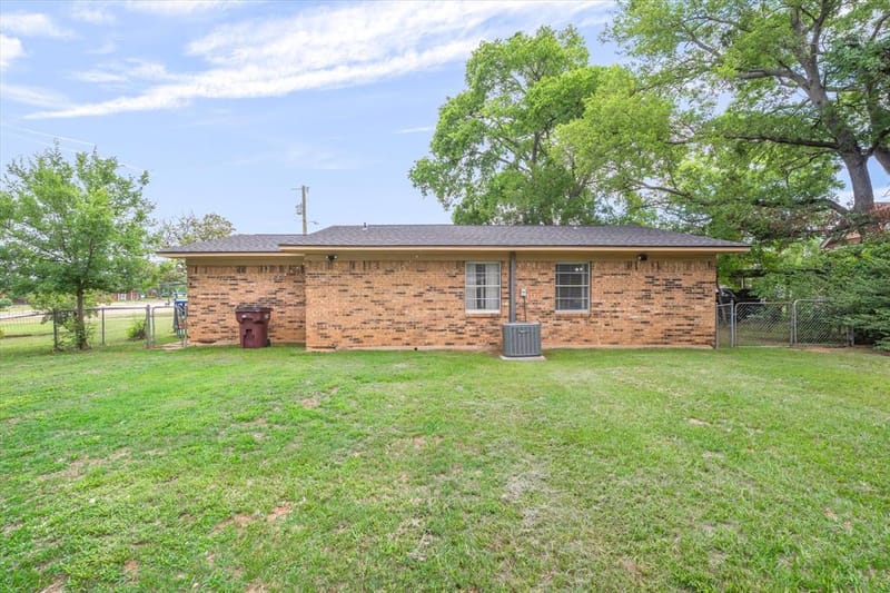 151 W College Street, Canton TX 75103 - Photo 26