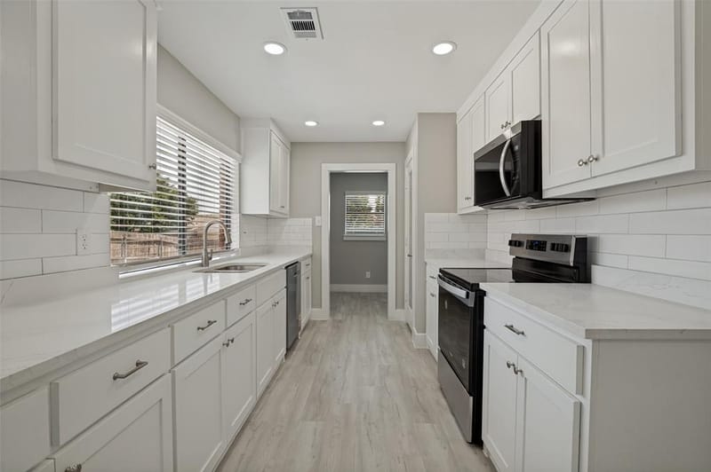 7334 Oakmore Drive, Dallas TX 75249 - Photo 9