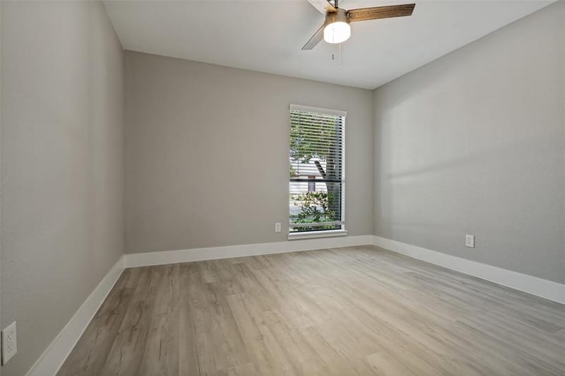 7334 Oakmore Drive, Dallas TX 75249 - Photo 10