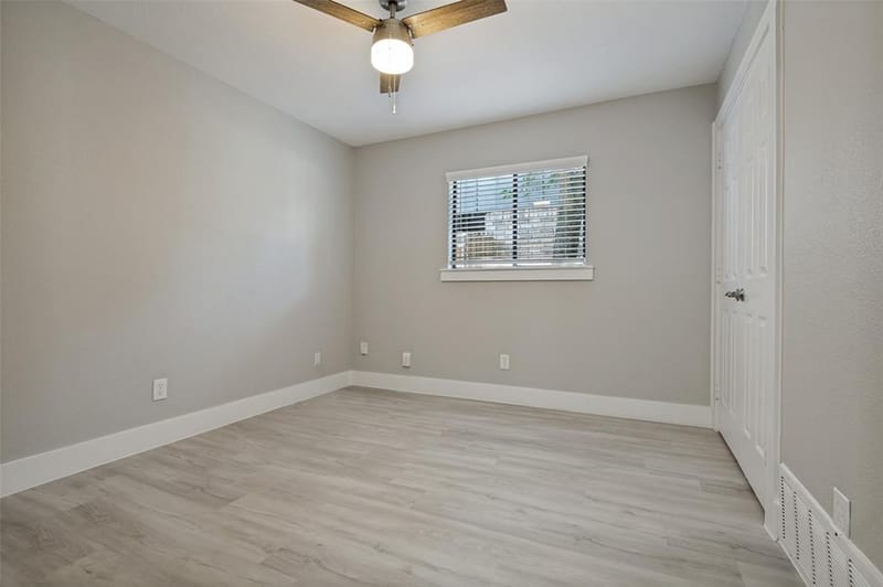 7334 Oakmore Drive, Dallas TX 75249 - Photo 14