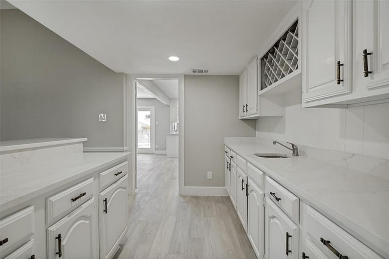7334 Oakmore Drive, Dallas TX 75249 - Photo 8