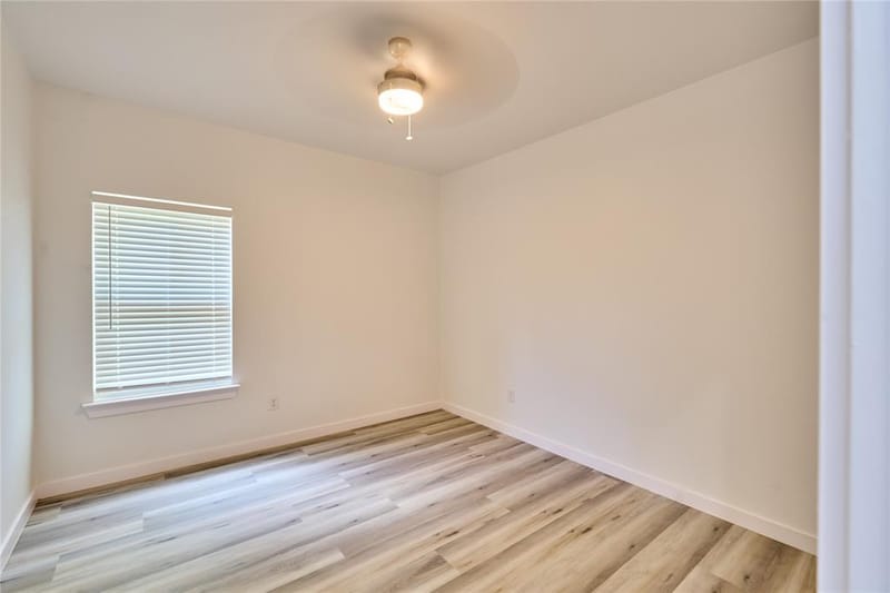 1405 E Maddox Avenue, Fort Worth TX 76104 - Photo 22