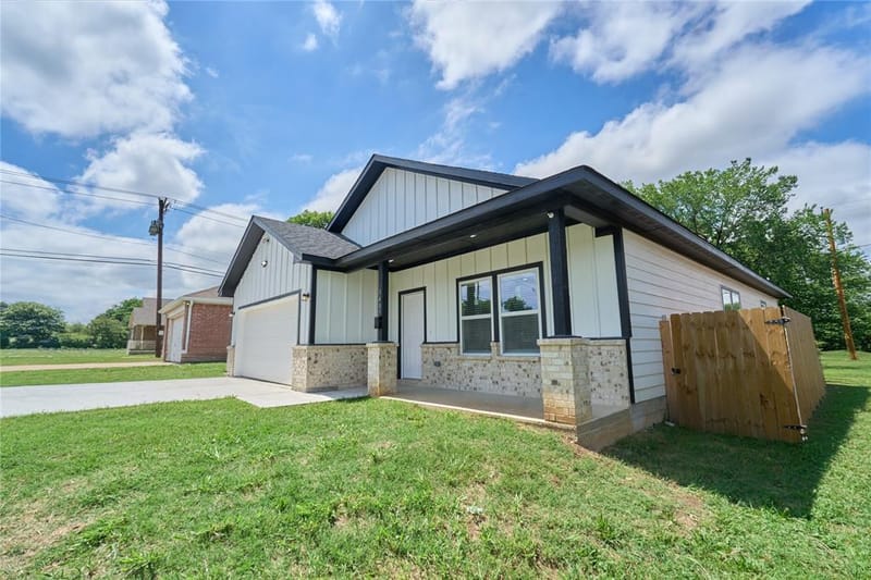 1405 E Maddox Avenue, Fort Worth TX 76104 - Photo 3
