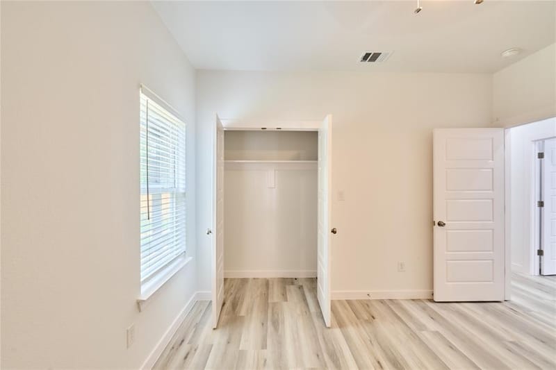 1405 E Maddox Avenue, Fort Worth TX 76104 - Photo 33