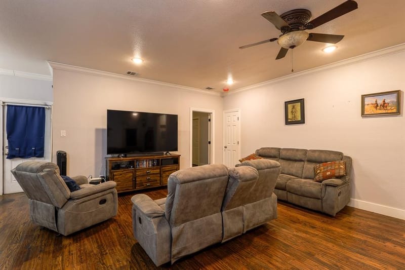 1912 Belzise Terrace, Fort Worth TX 76104 - Photo 4