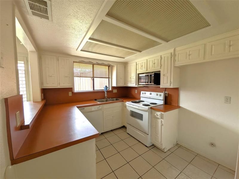 3302 Townbluff Place, Plano TX 75023 - Photo 9