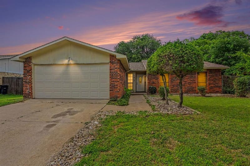 7813 Acapulco Road, Fort Worth TX 76112 - Photo 16