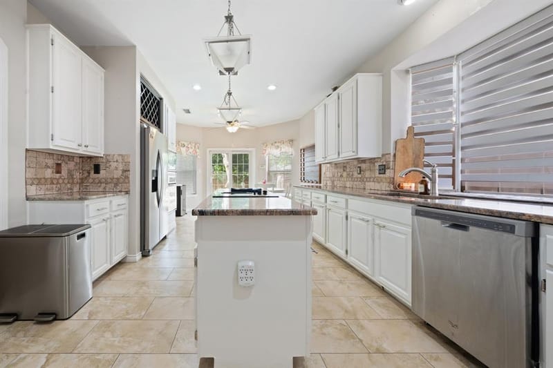 617 Highland Meadows Drive, Highland Village TX 75077 - Photo 9