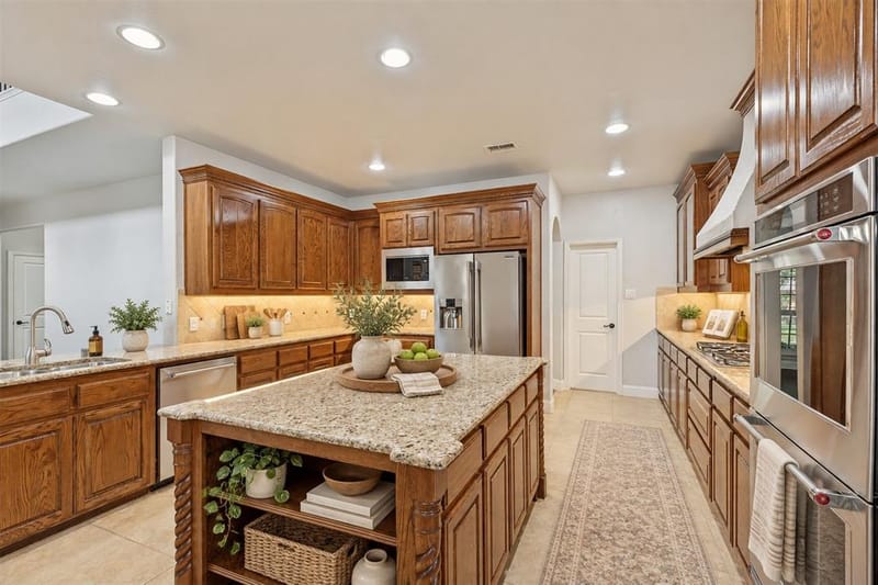 10325 Fire Ridge Drive, Frisco TX 75033 - Photo 9