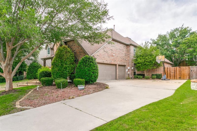 4261 Hunt Drive, Carrollton TX 75010 - Photo 2