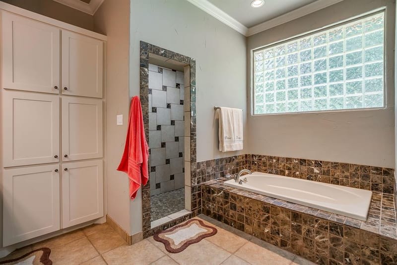 7406 Hampton Drive, Granbury TX 76049 - Photo 27