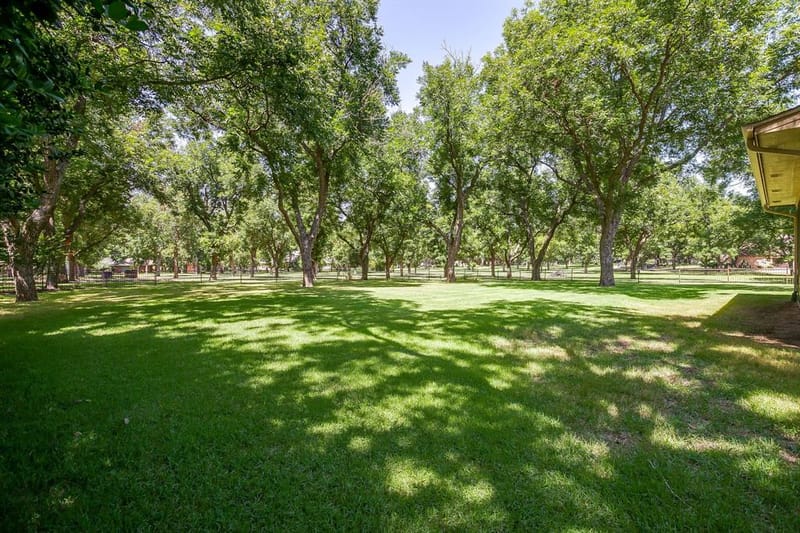 7406 Hampton Drive, Granbury TX 76049 - Photo 37