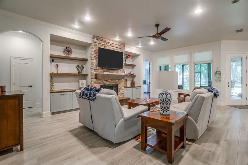 7406 Hampton Drive, Granbury TX 76049 - Photo 15