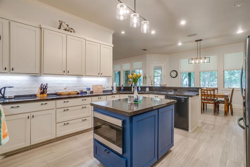 7406 Hampton Drive, Granbury TX 76049 - Photo 4