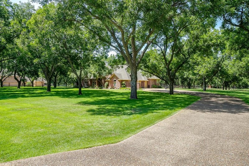 7406 Hampton Drive, Granbury TX 76049 - Photo 8