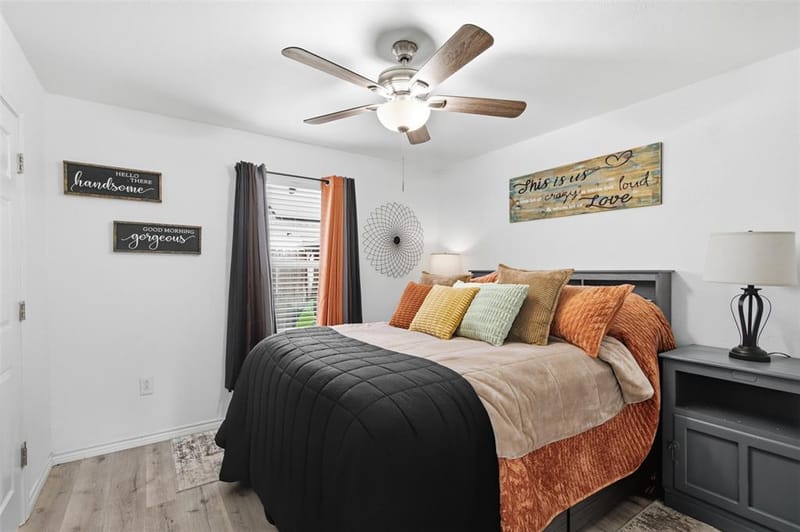 216 E Clay Street, Bowie TX 76230 - Photo 11