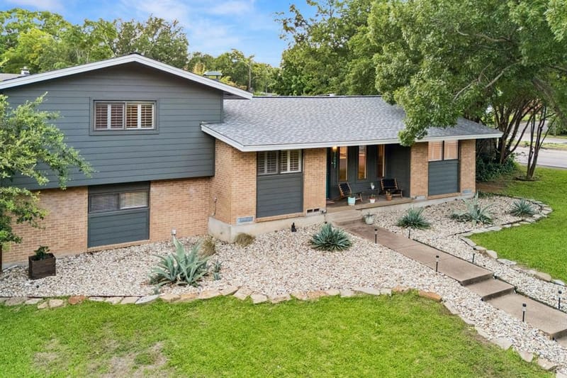 707 Bondstone Drive, Dallas TX 75218 - Photo 3