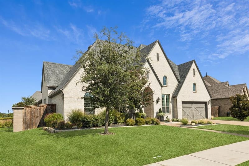 6284 Loxton Boulevard, Frisco TX 75034 - Photo 2