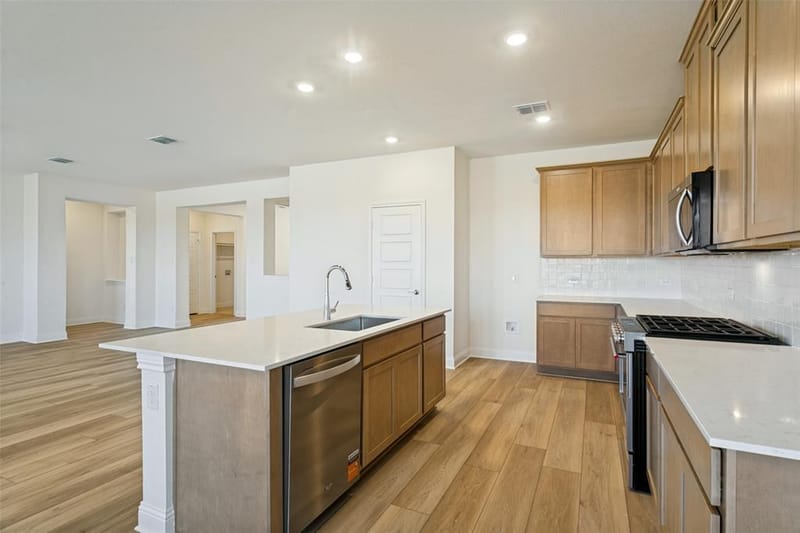 116 Hudson Lane, Justin TX 76247 - Photo 7