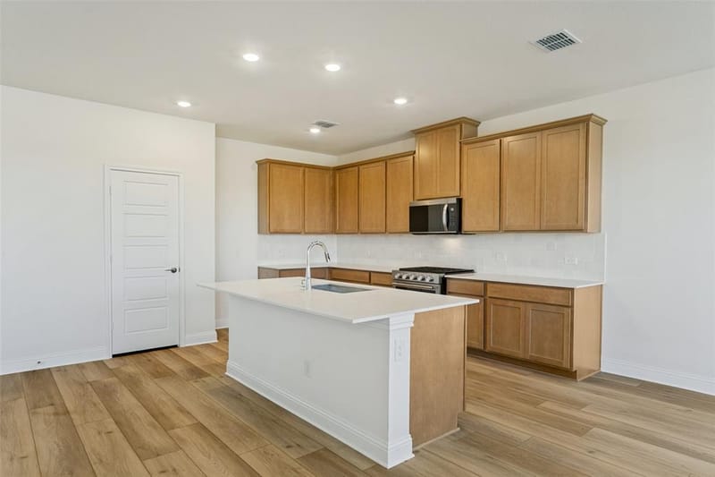 116 Hudson Lane, Justin TX 76247 - Photo 8