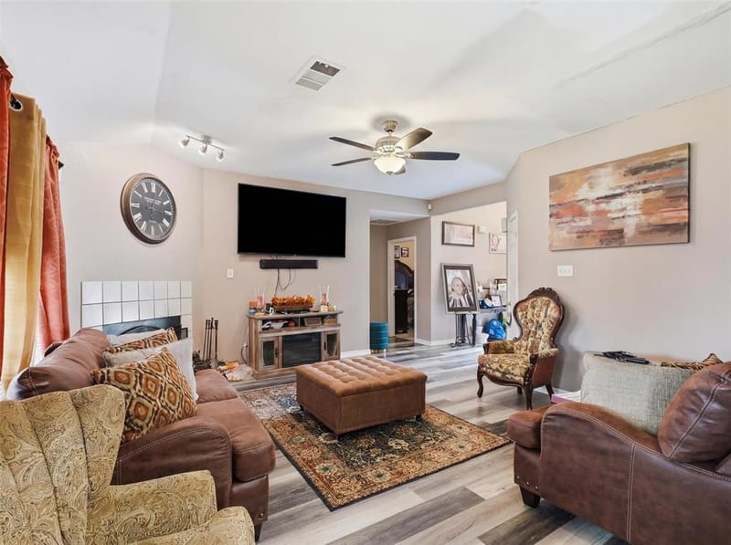 1531 Rebecca Lane, Lancaster TX 75134 - Photo 4