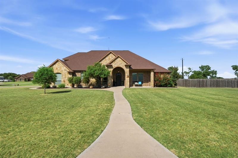 102 Brock Court, Millsap TX 76066 - Photo 2
