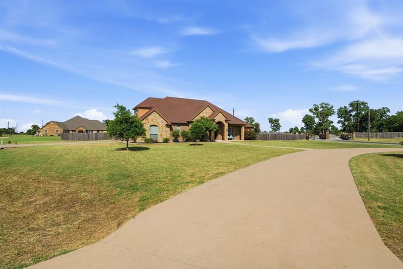 102 Brock Court, Millsap TX 76066 - Photo 7