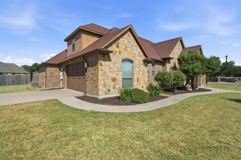 102 Brock Court, Millsap TX 76066 - Photo 3