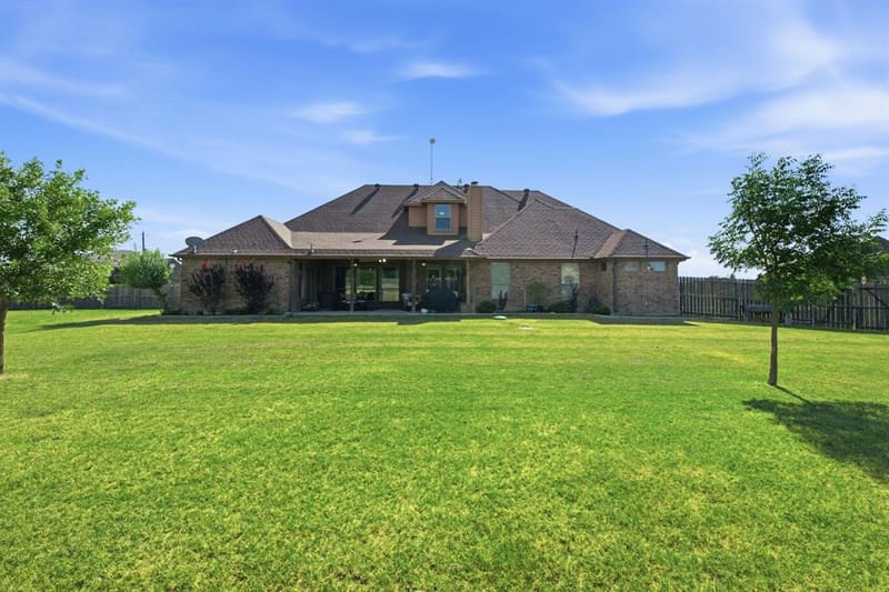 102 Brock Court, Millsap TX 76066 - Photo 4