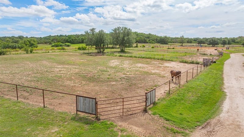 930 County Road 161 Road, Stephenville TX 76401 - Photo 27