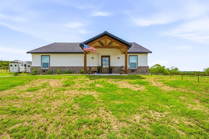 930 County Road 161 Road, Stephenville TX 76401 - Photo 2
