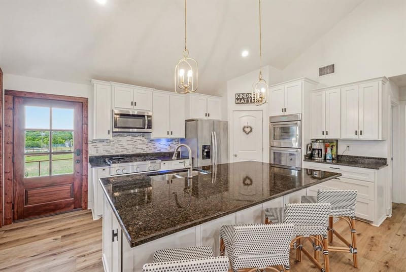 930 County Road 161 Road, Stephenville TX 76401 - Photo 5