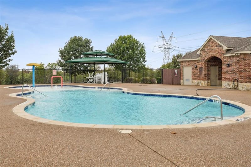 1100 Port Way, Crowley TX 76036 - Photo 32