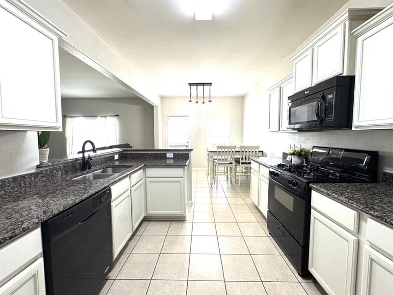 1100 Port Way, Crowley TX 76036 - Photo 11