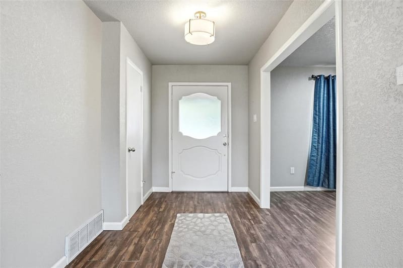 5920 Diamond Oaks Drive S, Haltom City TX 76117 - Photo 24