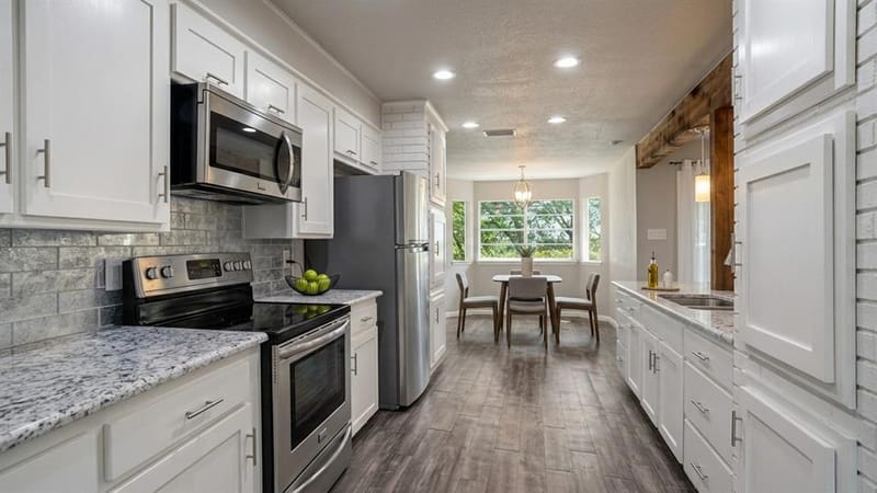 5920 Diamond Oaks Drive S, Haltom City TX 76117 - Photo 10