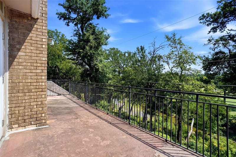 5920 Diamond Oaks Drive S, Haltom City TX 76117 - Photo 4