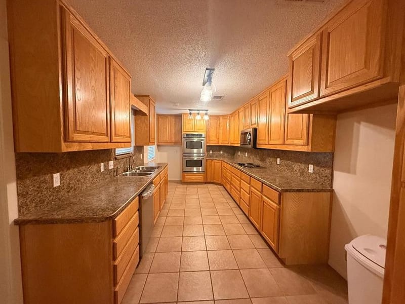 2900 SE 6th Street SE, Mineral Wells TX 76067 - Photo 5