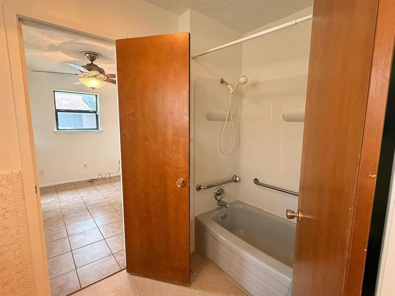 2900 SE 6th Street SE, Mineral Wells TX 76067 - Photo 14