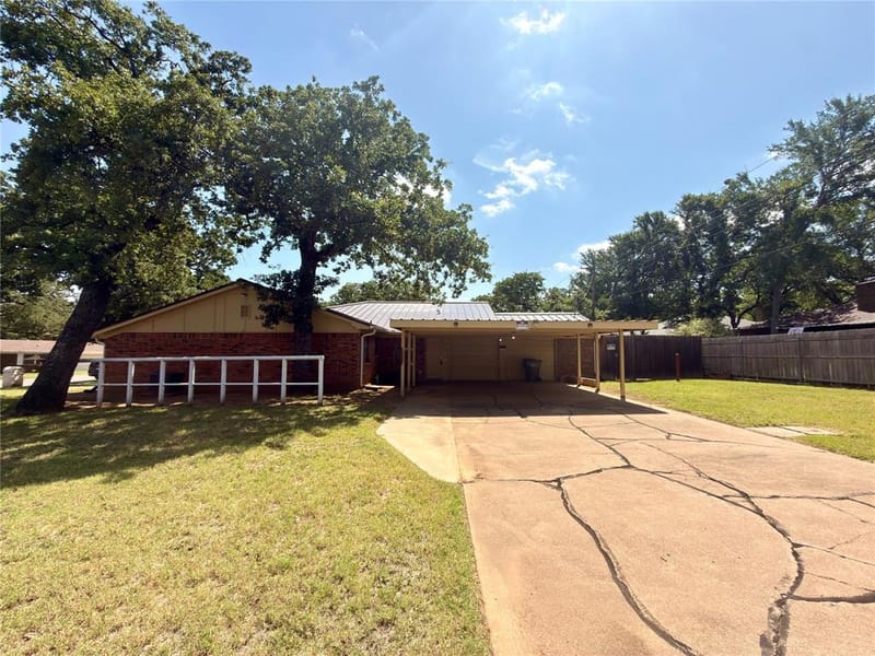 2900 SE 6th Street SE, Mineral Wells TX 76067 - Photo 4