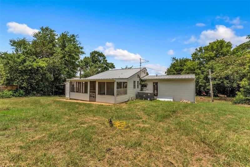 116 Kennedy, Whitney TX 76692 - Photo 17