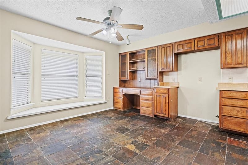 5601 Kingstree Court, Arlington TX 76017 - Photo 12