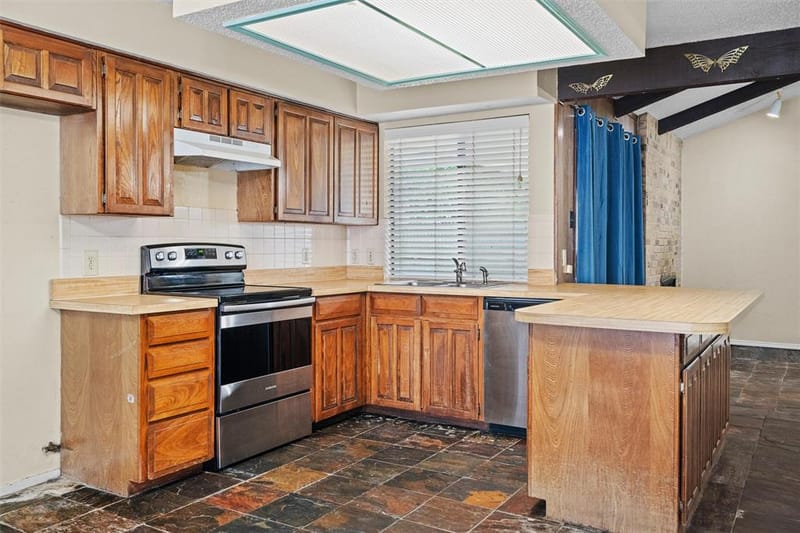 5601 Kingstree Court, Arlington TX 76017 - Photo 9
