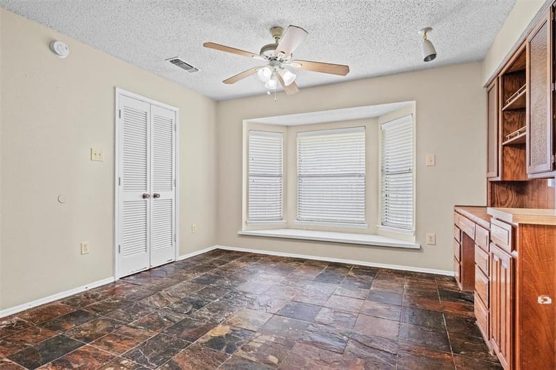 5601 Kingstree Court, Arlington TX 76017 - Photo 11