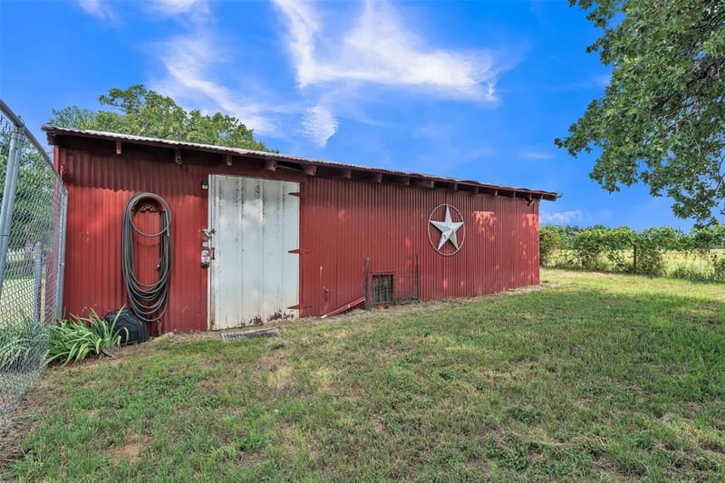 1016 County Road 314, Cleburne TX 76031 - Photo 38