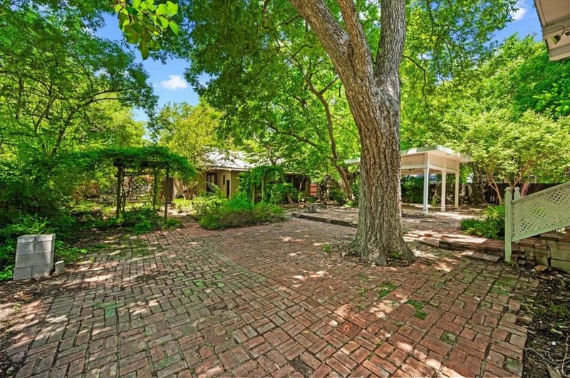 200 S Hawkins Street, Waxahachie TX 75165 - Photo 33